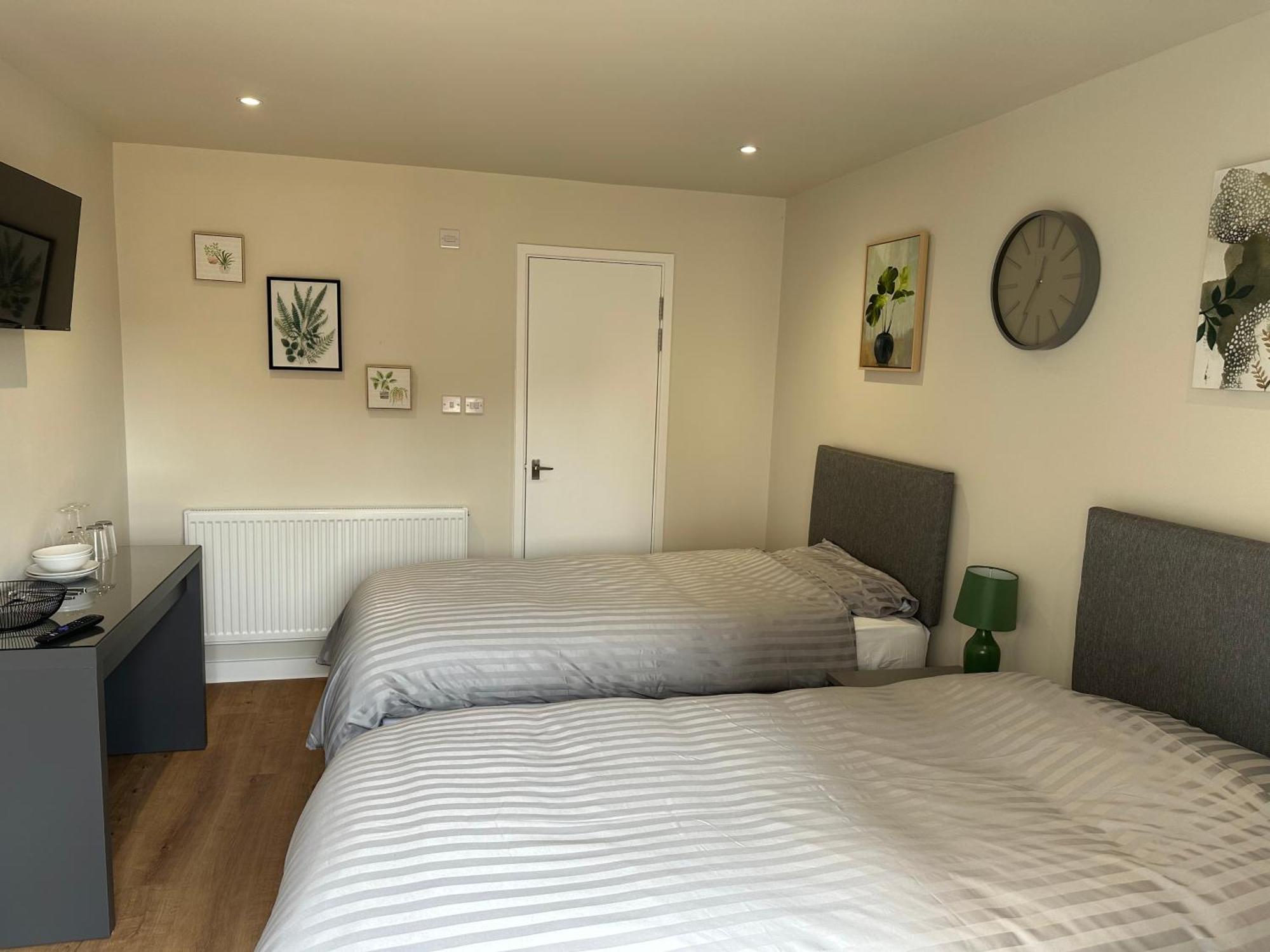 Cedarwood Bed & Breakfast