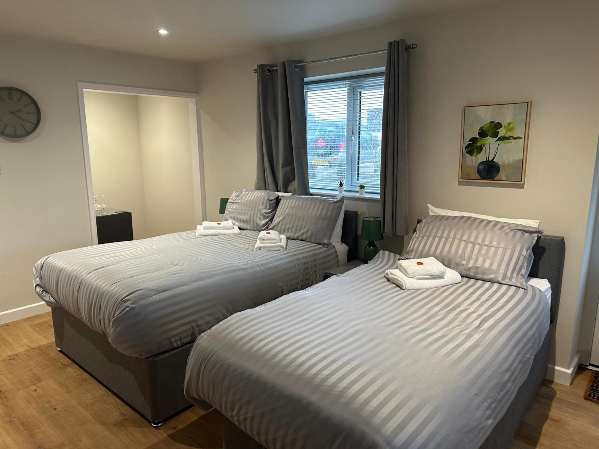 Cedarwood Bed & Breakfast *